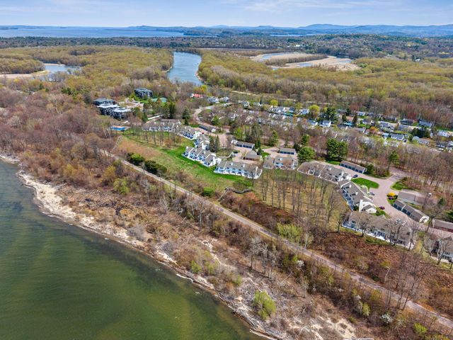 27 Northshore Drive, Burlington, VT 05401