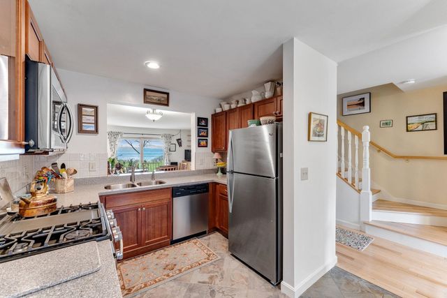 27 Northshore Drive, Burlington, VT 05401