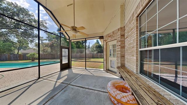 5802 Sugar Bush Drive, Magnolia, TX 77354