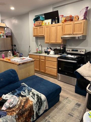 369 1st Street, Albany, NY 12206