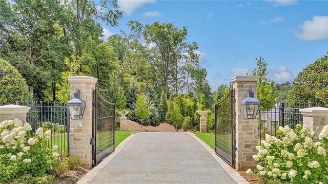 4725 Northside Drive, Sandy Springs, GA 30327