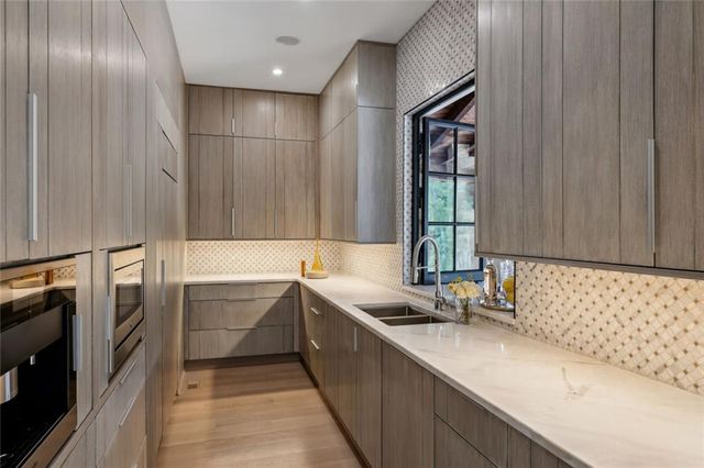 4725 Northside Drive, Sandy Springs, GA 30327