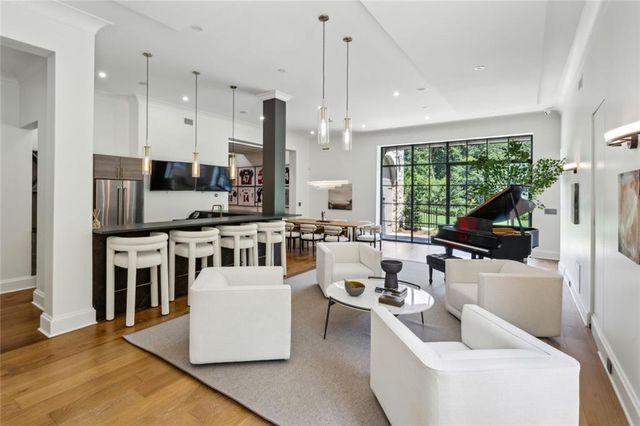 4725 Northside Drive, Sandy Springs, GA 30327