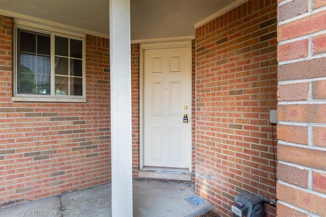 1083 Maya Court Court, Troy, MI 48085