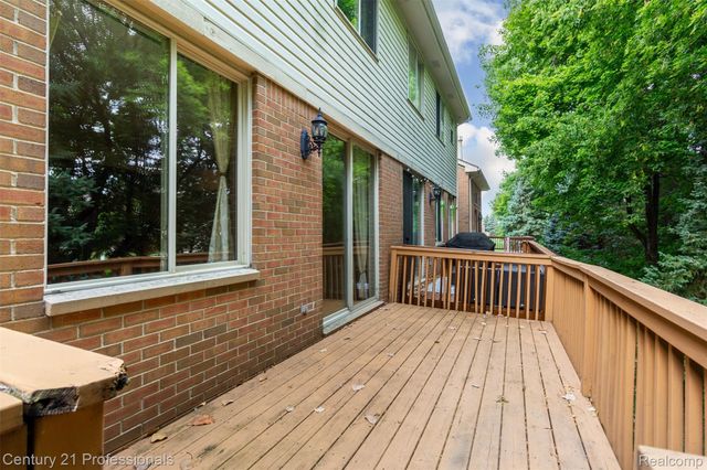 1083 Maya Court Court, Troy, MI 48085