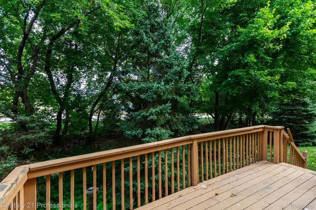 1083 Maya Court Court, Troy, MI 48085