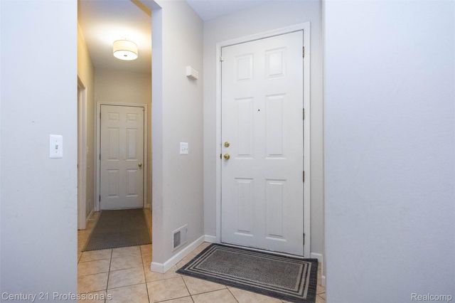 1083 Maya Court Court, Troy, MI 48085