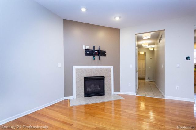 1083 Maya Court Court, Troy, MI 48085