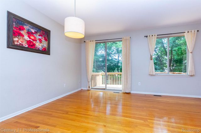 1083 Maya Court Court, Troy, MI 48085