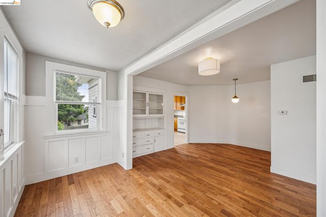 2140 Woolsey St, Berkeley, CA 94705