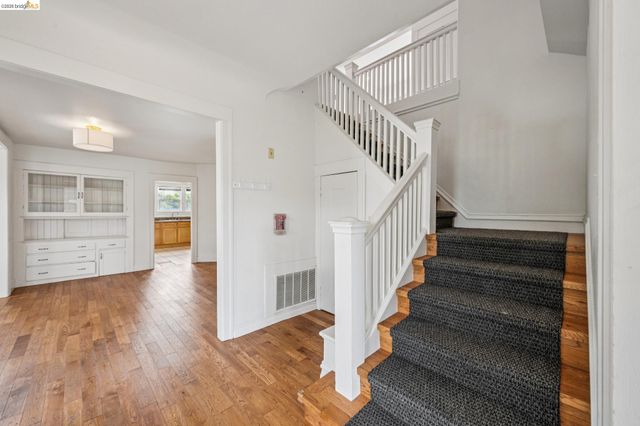 2140 Woolsey St, Berkeley, CA 94705