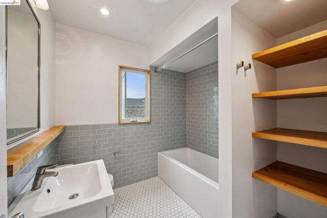 2140 Woolsey St, Berkeley, CA 94705