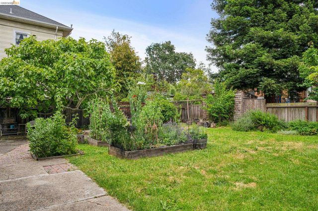 2140 Woolsey St, Berkeley, CA 94705
