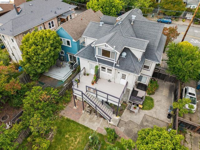 2140 Woolsey St, Berkeley, CA 94705