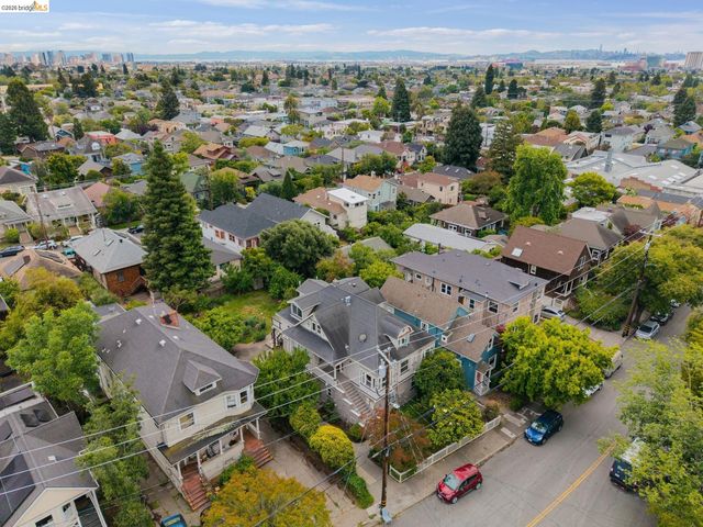 2140 Woolsey St, Berkeley, CA 94705