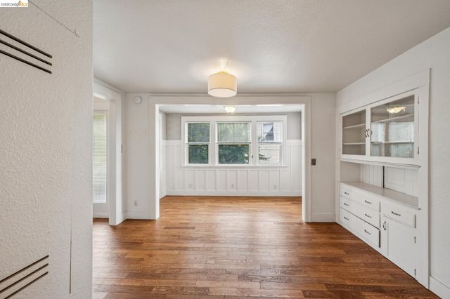 2140 Woolsey St, Berkeley, CA 94705