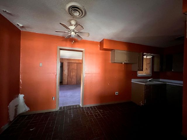 5349 ABBEYCREST DR, Memphis, TN 38109