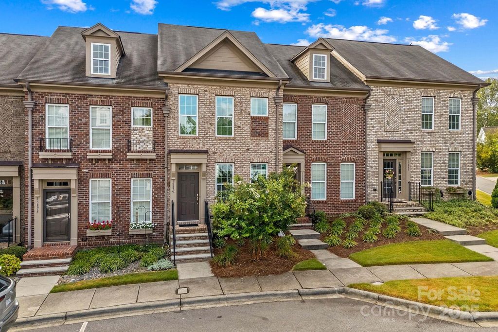 15879 Sharon Dale Drive, Davidson, NC 28036