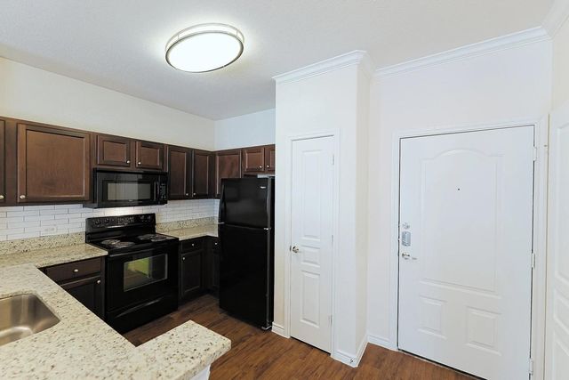 9900 McNeil DR 7-07305, Austin, TX 78750