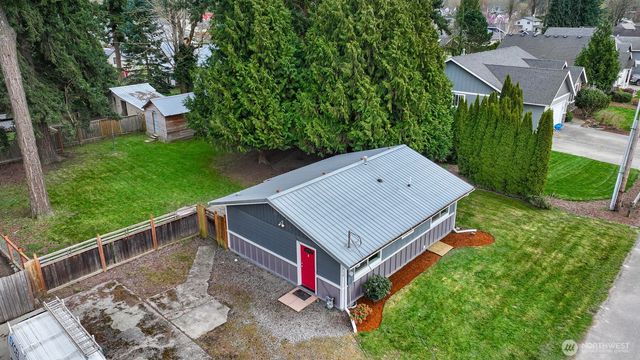 310 W 3rd Street, Nooksack, WA 98276