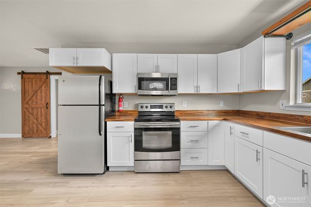 310 W 3rd Street, Nooksack, WA 98276