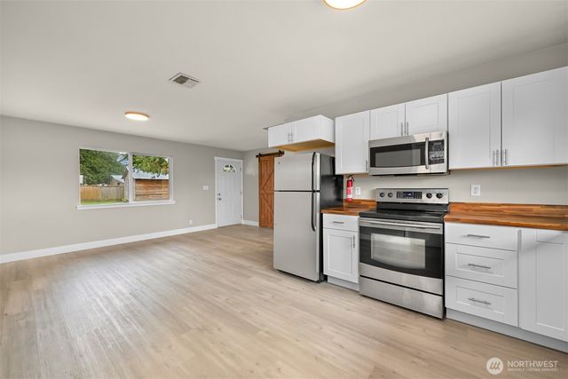 310 W 3rd Street, Nooksack, WA 98276