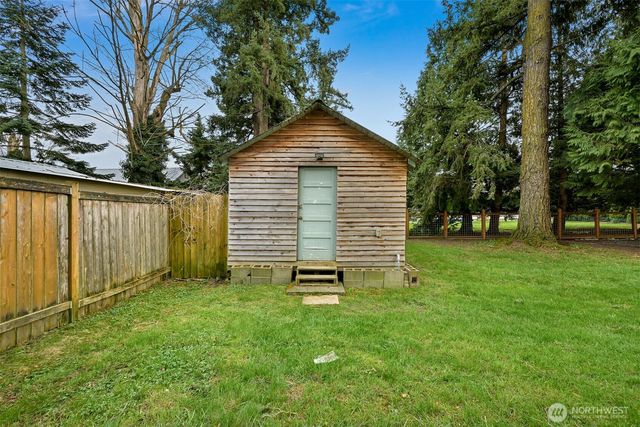 310 W 3rd Street, Nooksack, WA 98276