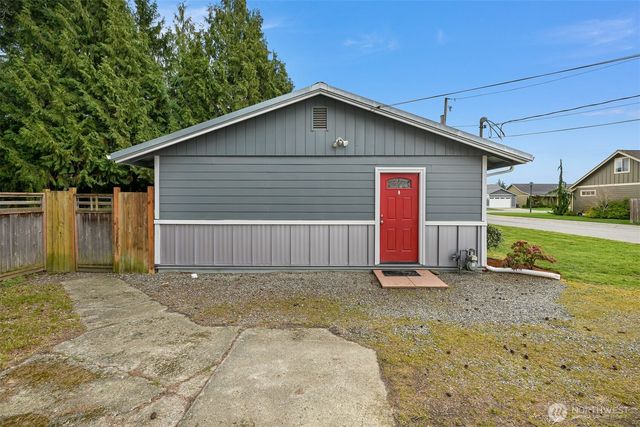 310 W 3rd Street, Nooksack, WA 98276