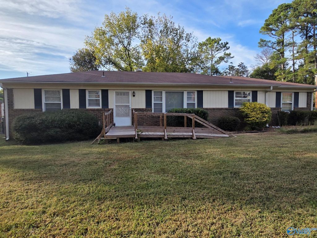 2218 Norris Road NW, Huntsville, AL 35810