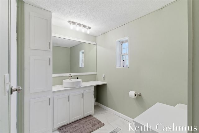 1274 Oaklea Street, Muskegon, MI 49442