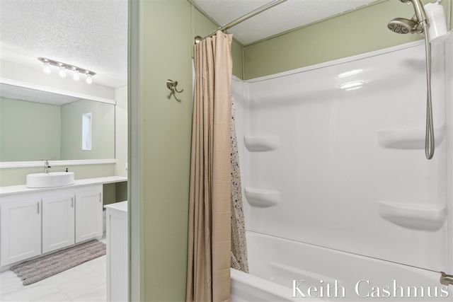1274 Oaklea Street, Muskegon, MI 49442
