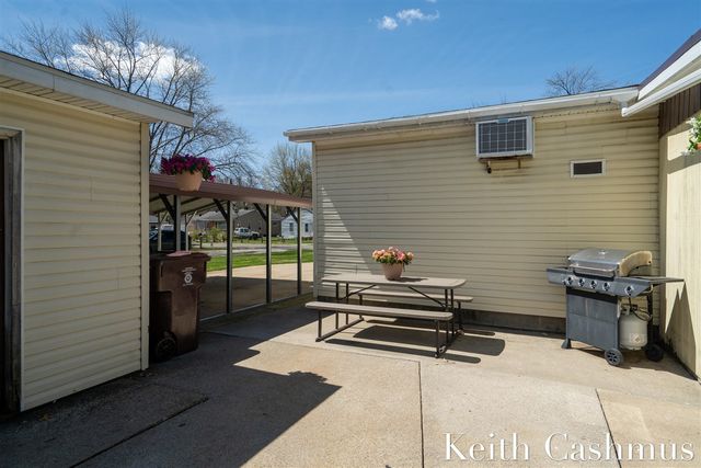 1274 Oaklea Street, Muskegon, MI 49442