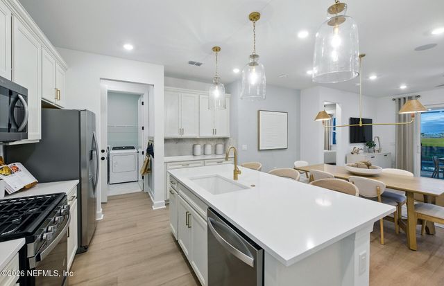 320 FISHTAIL Place, Palm Coast, FL 32164