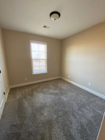 45 OAK HOLLOW DR, Oakland, TN 38060