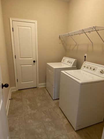 45 OAK HOLLOW DR, Oakland, TN 38060