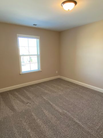 45 OAK HOLLOW DR, Oakland, TN 38060