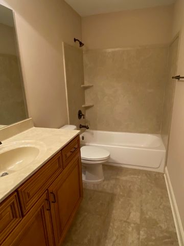 45 OAK HOLLOW DR, Oakland, TN 38060