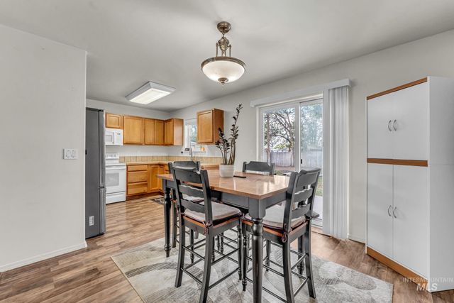 1532 E 3rd Ave, Twin Falls, ID 83301