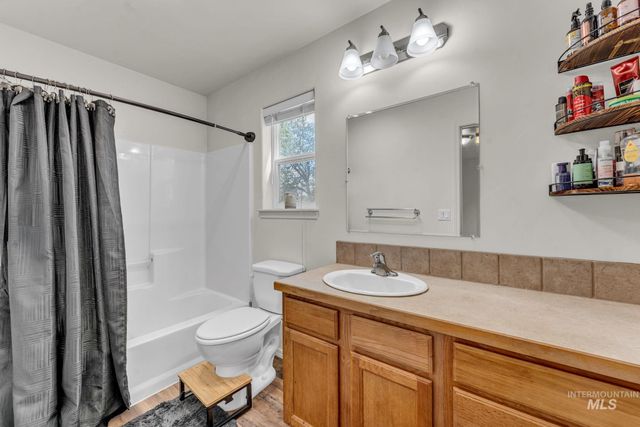 1532 E 3rd Ave, Twin Falls, ID 83301
