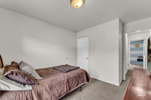 1532 E 3rd Ave, Twin Falls, ID 83301