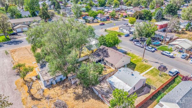 1532 E 3rd Ave, Twin Falls, ID 83301