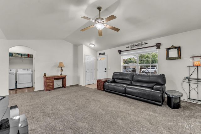 1532 E 3rd Ave, Twin Falls, ID 83301