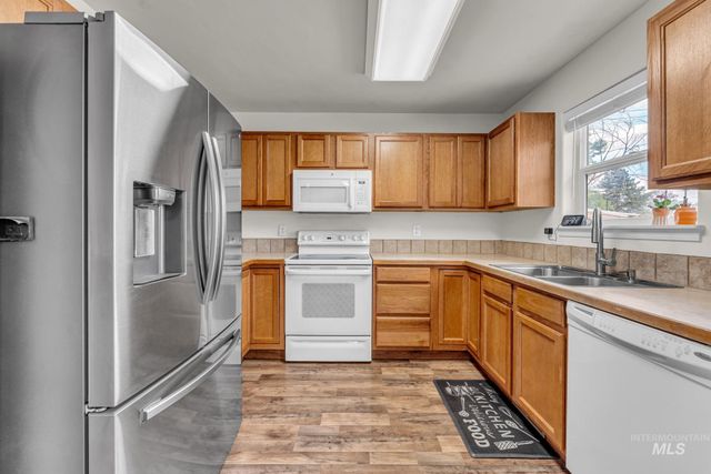 1532 E 3rd Ave, Twin Falls, ID 83301