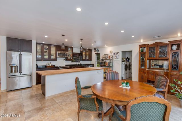 2038 E PASADENA Avenue, Phoenix, AZ 85016