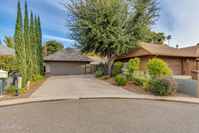 2038 E PASADENA Avenue, Phoenix, AZ 85016