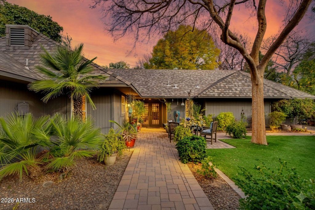 2038 E PASADENA Avenue, Phoenix, AZ 85016