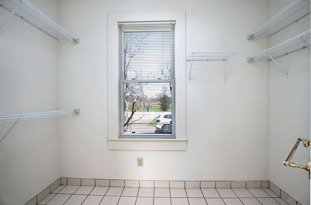 392-394 Lexington Road, Versailles, KY 40383