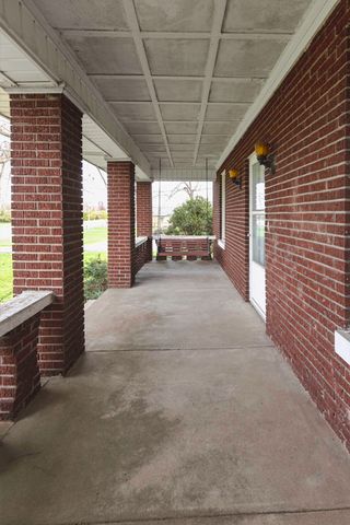 392-394 Lexington Road, Versailles, KY 40383