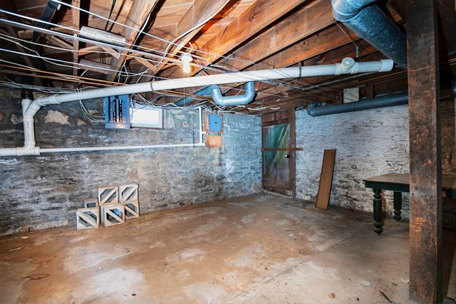 392-394 Lexington Road, Versailles, KY 40383