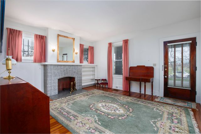 392-394 Lexington Road, Versailles, KY 40383